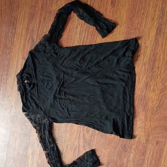 Lacy top - Picture 5 of 7